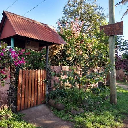 Hostal Vai Kapua Hanga Roa Exterior photo